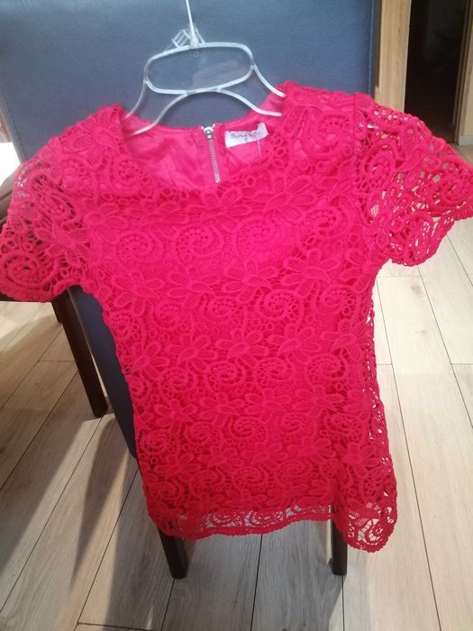 Nowa czerwona sukienka 122