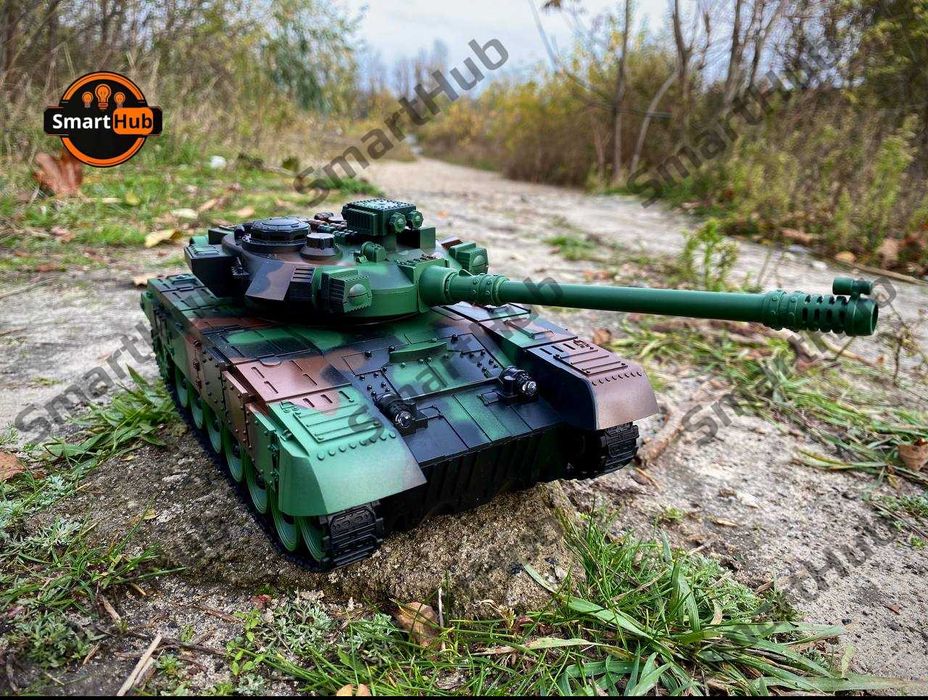 Танк "Т-84" на радіокеруванні. Танк на пульті управління, акумуляторі