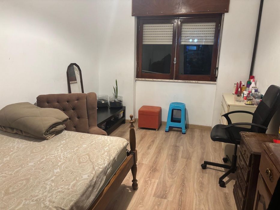 Quarto para arrendar