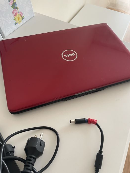 Ноутбук Dell в неробочому стані