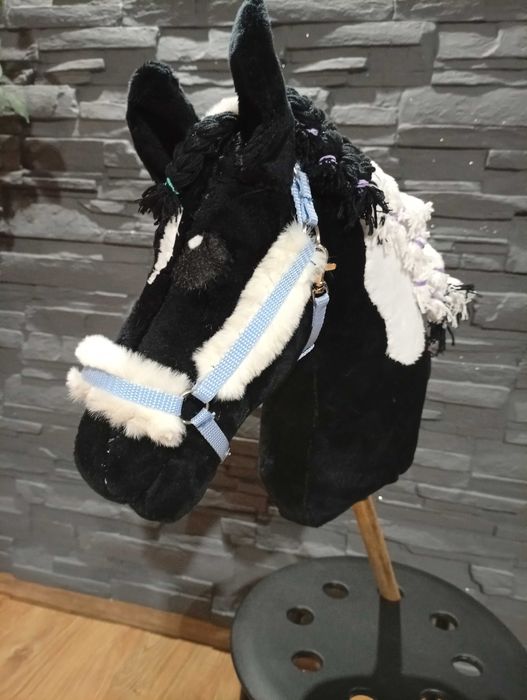 Hobby Horse A3 z kantarem
