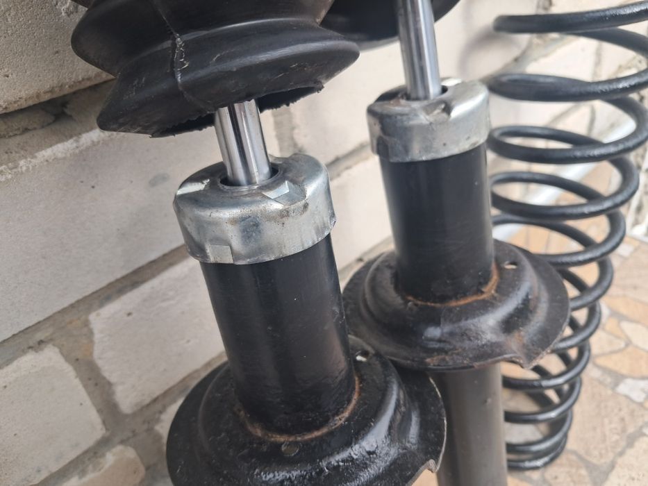 Стойки задні ваз 2108 2109 21099, 2110 2115 амортизатори задні