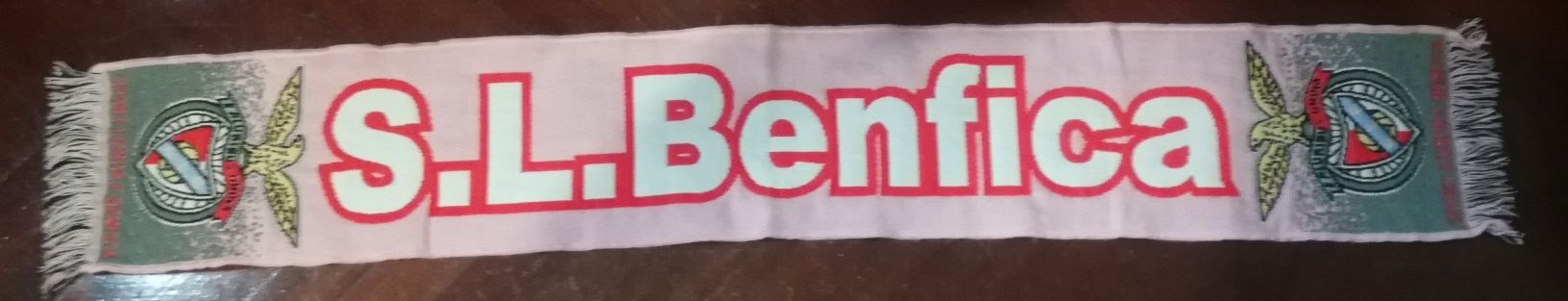 Caschecol donl Benfica lindo