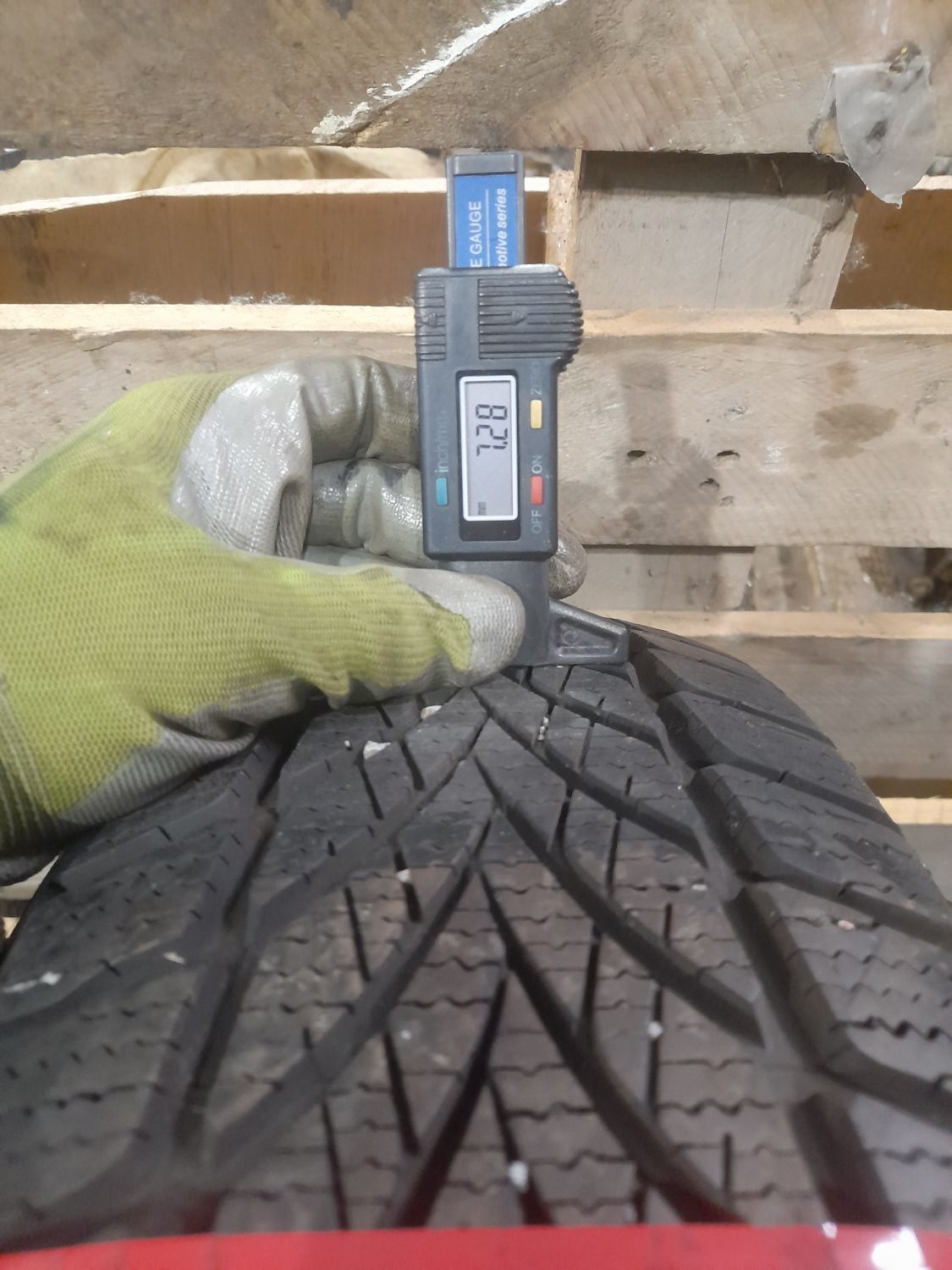 Шини Goodyear UltraGrip Ice 2 185/65 R15 88T Б/У 7 мм