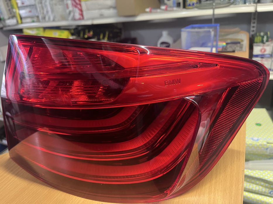 Фонарь задний правый ,стопы,ліхтарі bmw f10 lci рест