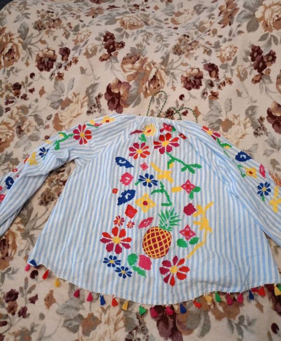 Блузка Zara c вышивкой