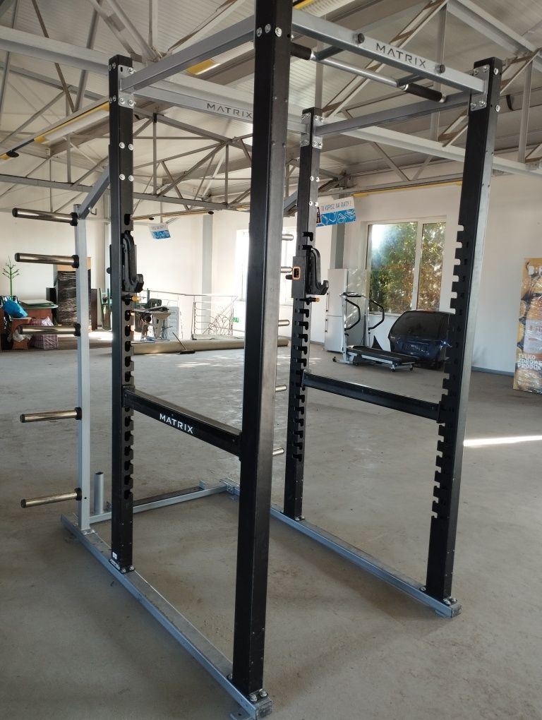 Klatka do ćwiczeń power rack Matrix brama