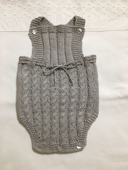 Fofos novos, feitos a mão em tricot.
