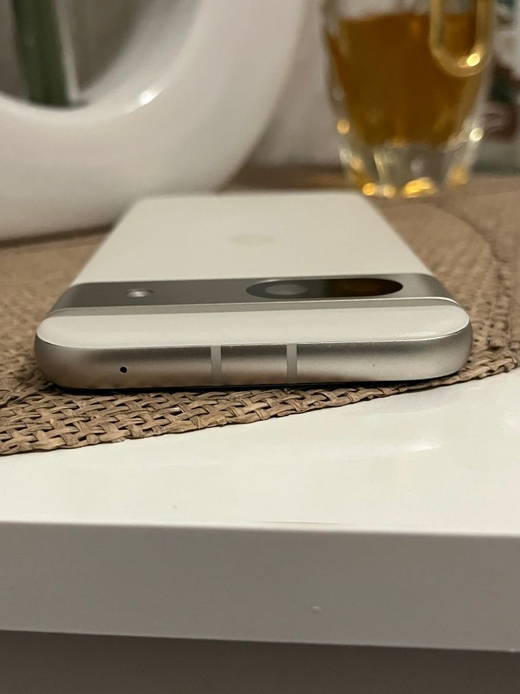 Google Pixel 8a - 128GB - Porcelain - Desbloqueado