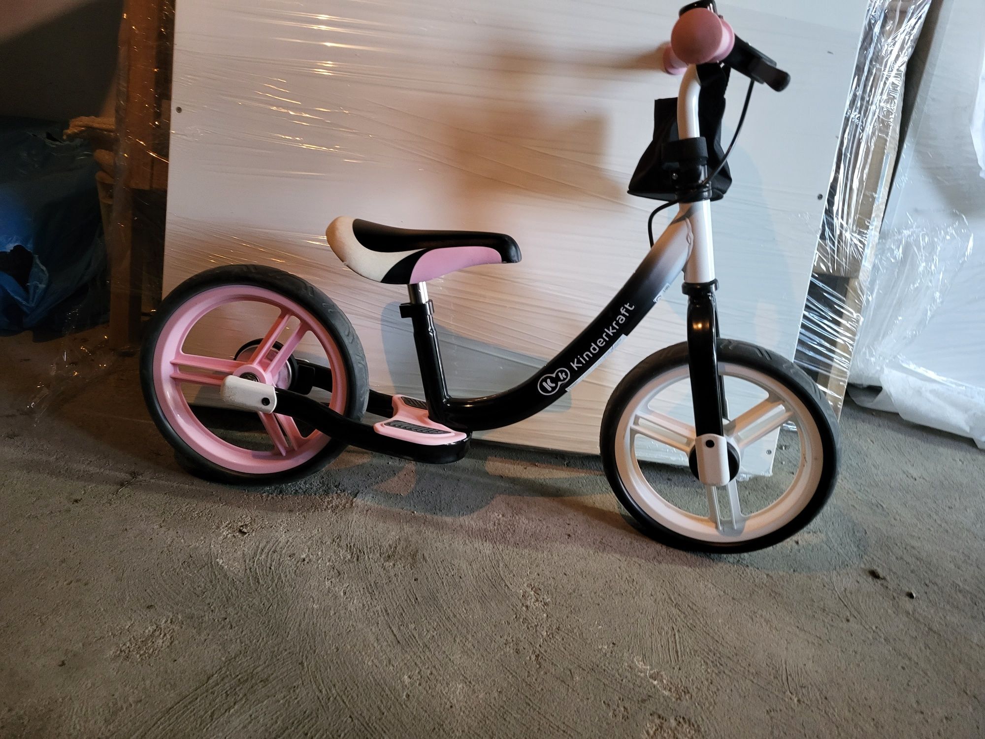 Rowerek biegowy różowo-czarny