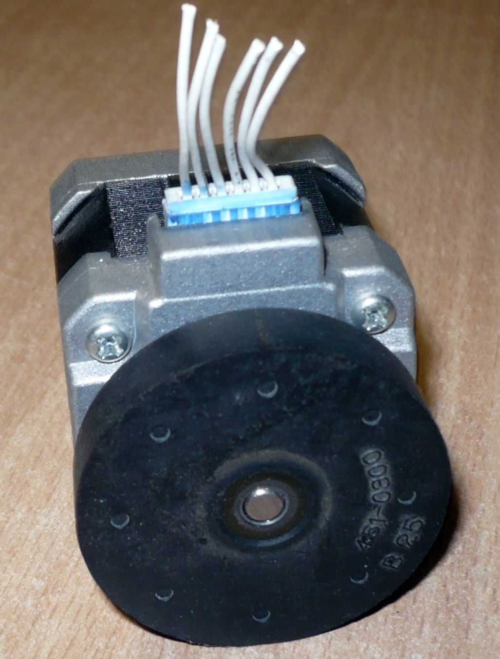 Silnik krokowy-SHINANO KENSHI-6V/1,4A/1,8 step + przewody.CNC