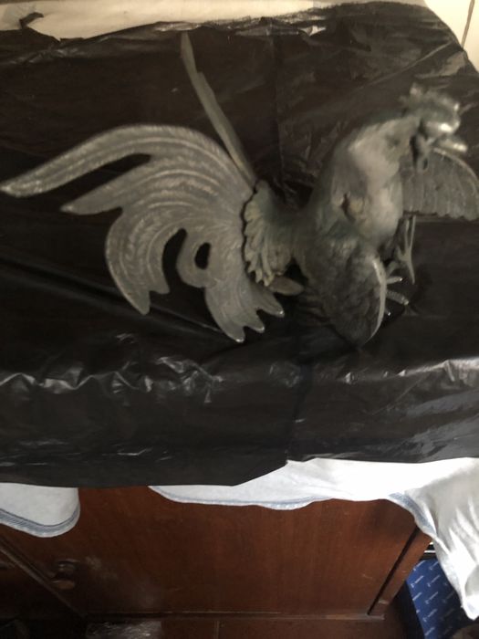 Galo e mais duas peças antigas