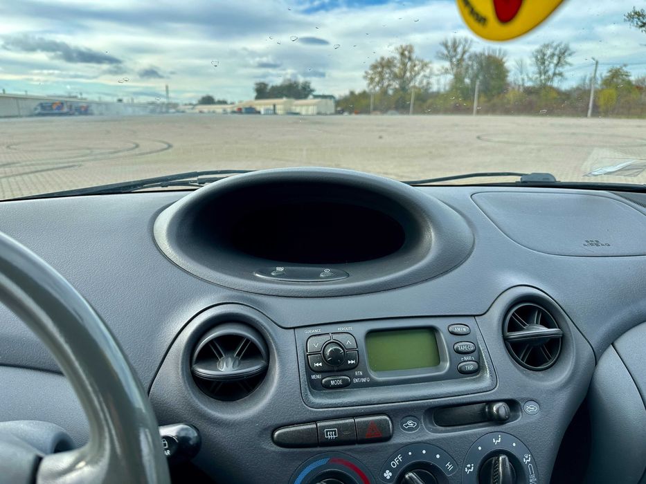 2001 Toyota Yaris