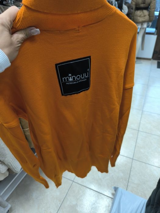 Sweterki wszystkie po 75