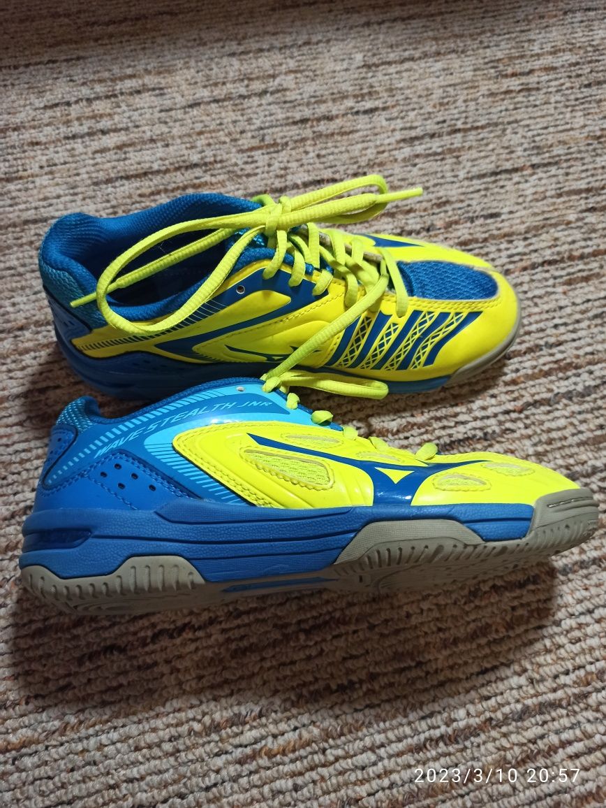 Buty sportowe dla chłopca 33 20,5cm jak nowe Mizuno Wave