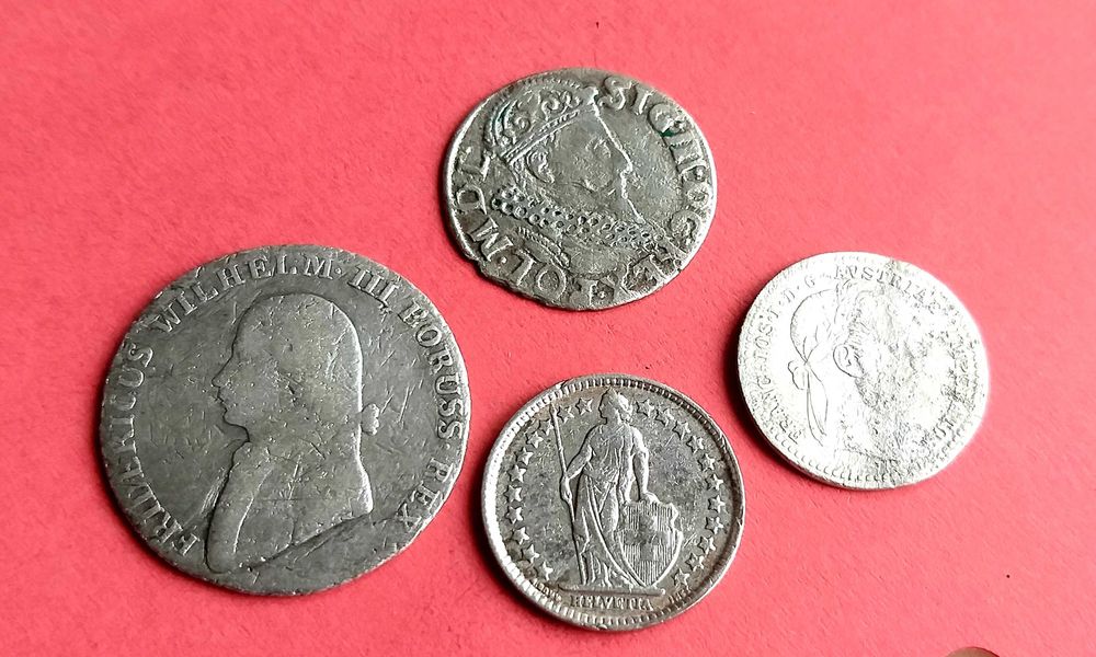 Серебряные монеты Европы 17-20 веков .