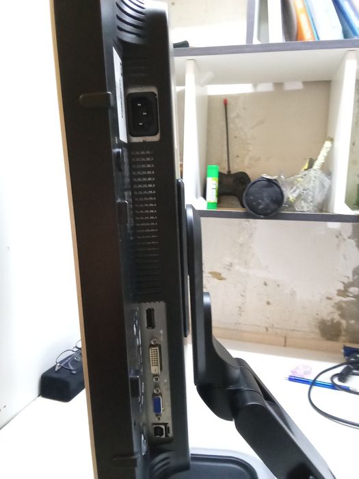 Купіть ось такий чудовий монітор  22" HP TFT купіть будь ласка