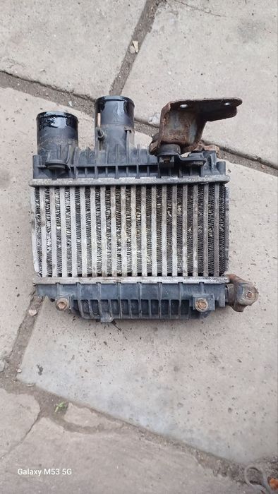 Радиатор интеркулера Тойота королла е120 авенсис т25  TOYOTA AVENSIS