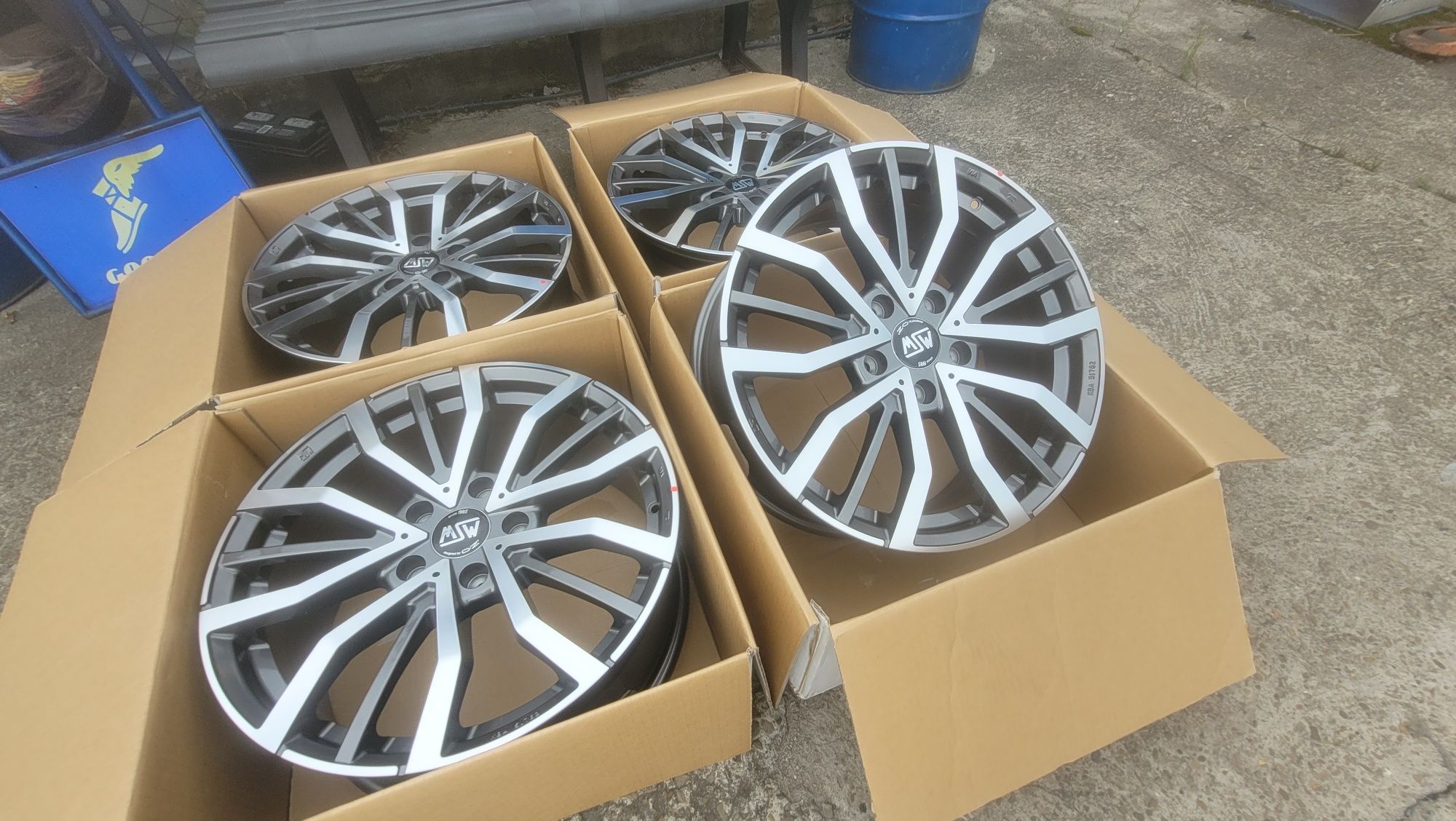 Felgi alumniowe 5x127 8j et 50 19" msw oz