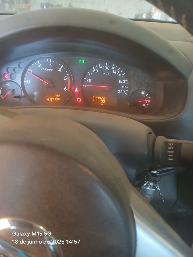 Nissan navarra .
