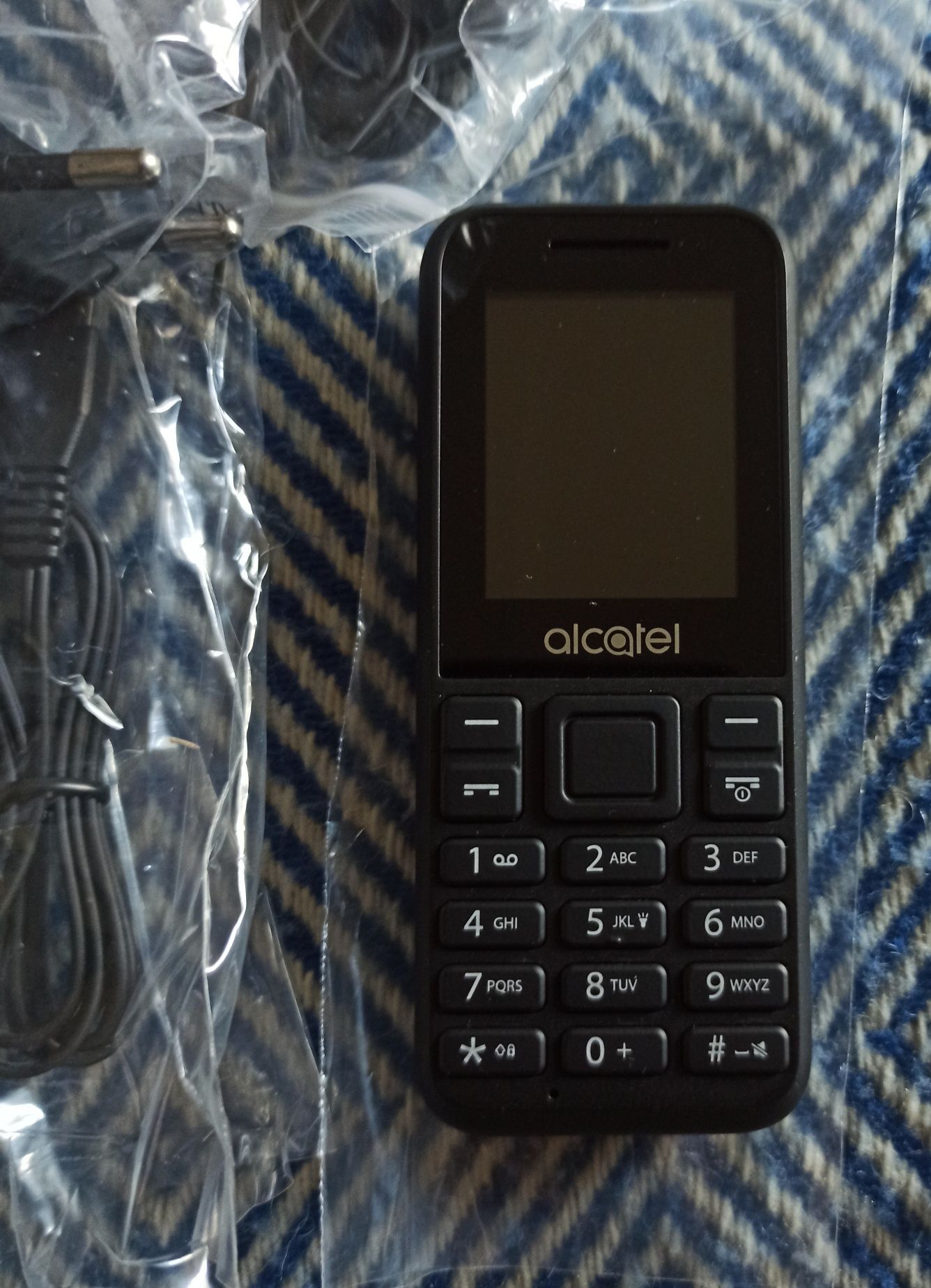 2 Telemóveis - Alcatel 1068D e LG Optimus One