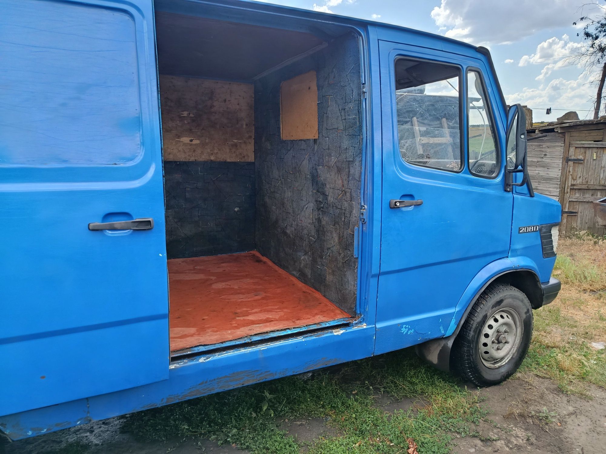 Продается автомобиль Мерседес Т-1