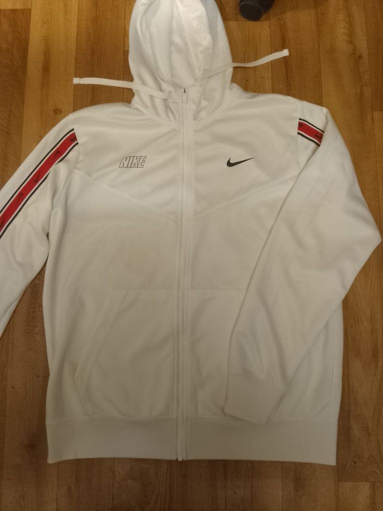 Bluza -kurtka Nike 100% orginalna