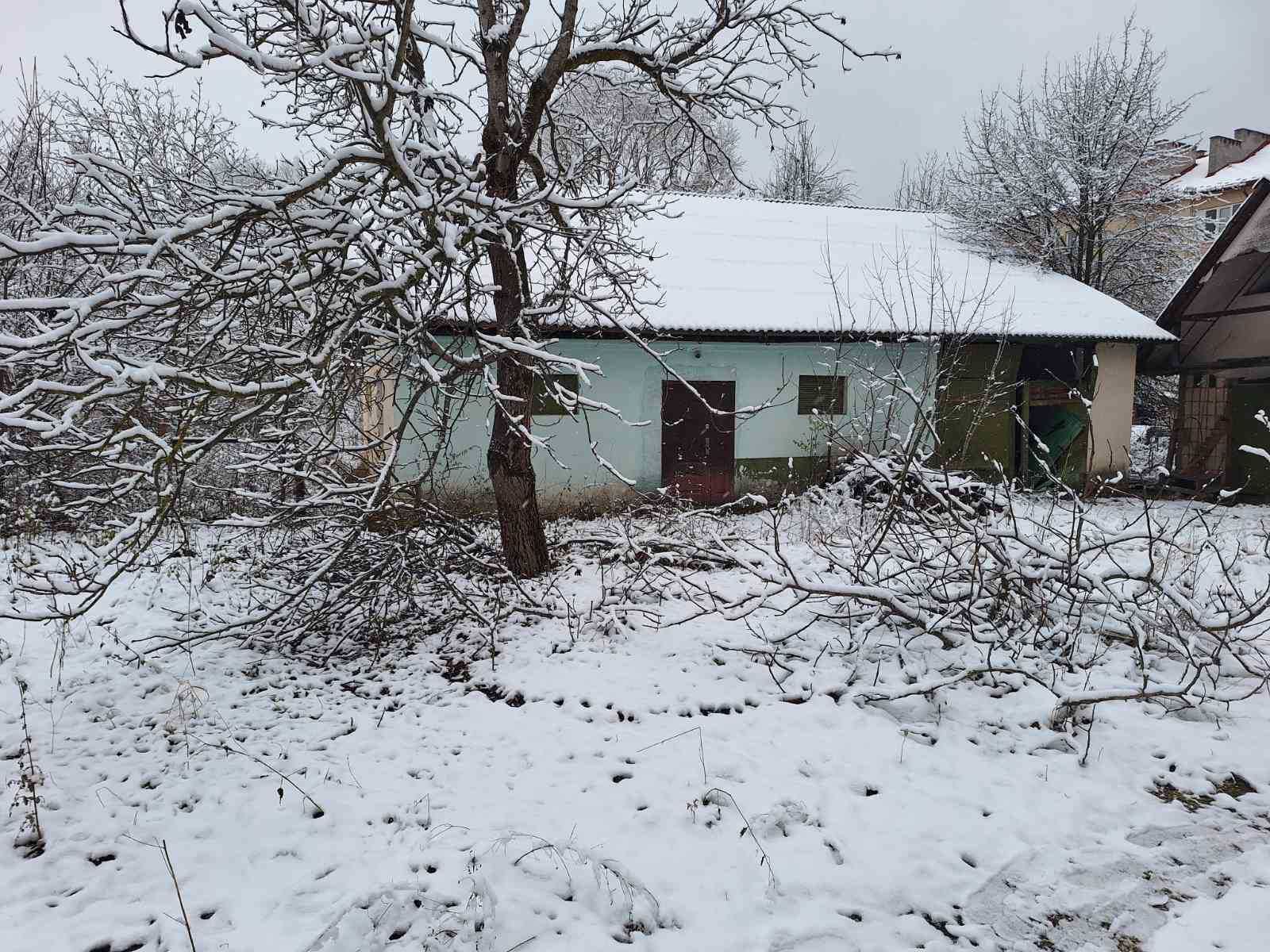 Будівля (аптека) 890.7 м2, 0,2 га,  Рожнятів, Шкільна вулиця 16-Б