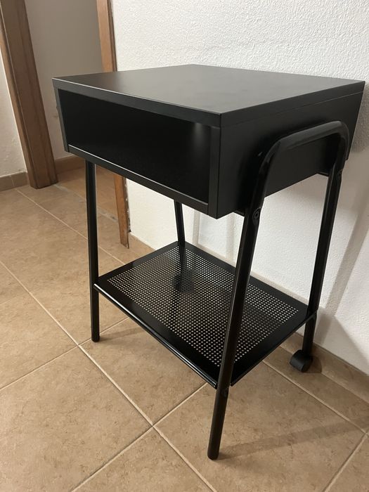 Mesa de Cabeceira IKEA