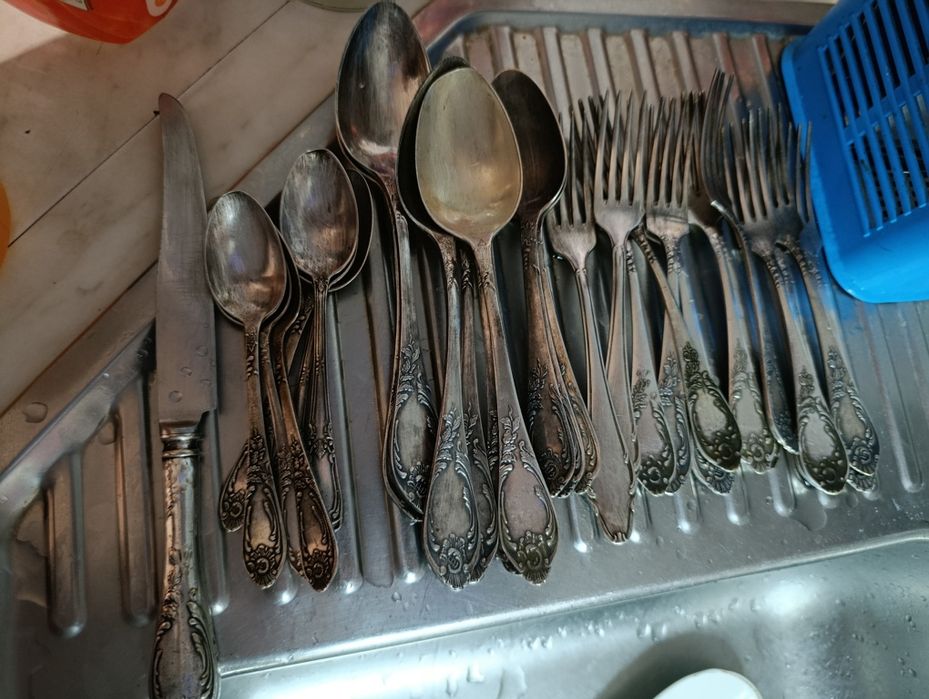 Продам мельхиоровые ложки вилки бу