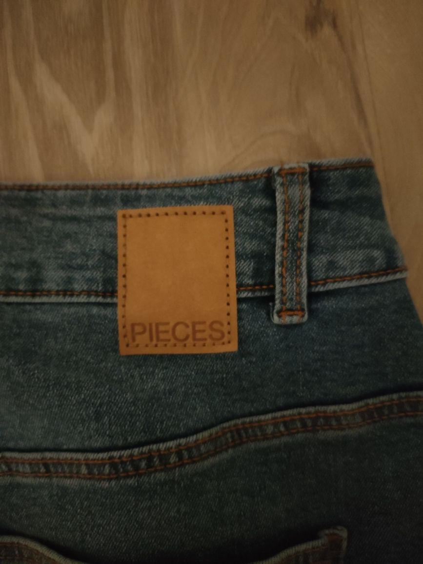Bardzo fajne damskie jeansy Halfprice z prostą nogawką rozm.44