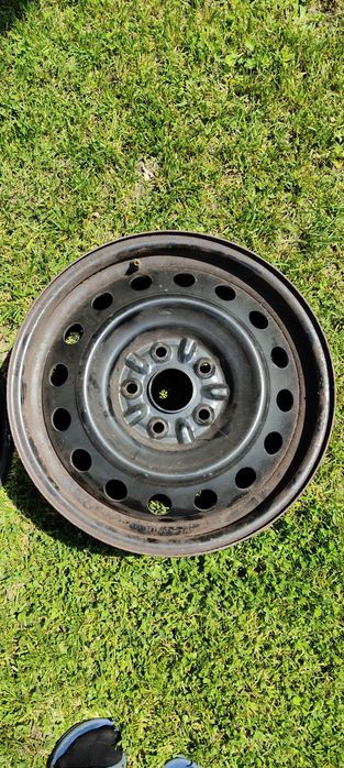 Orginalne Felgi stalowe toyota Auris e15 5x114.3