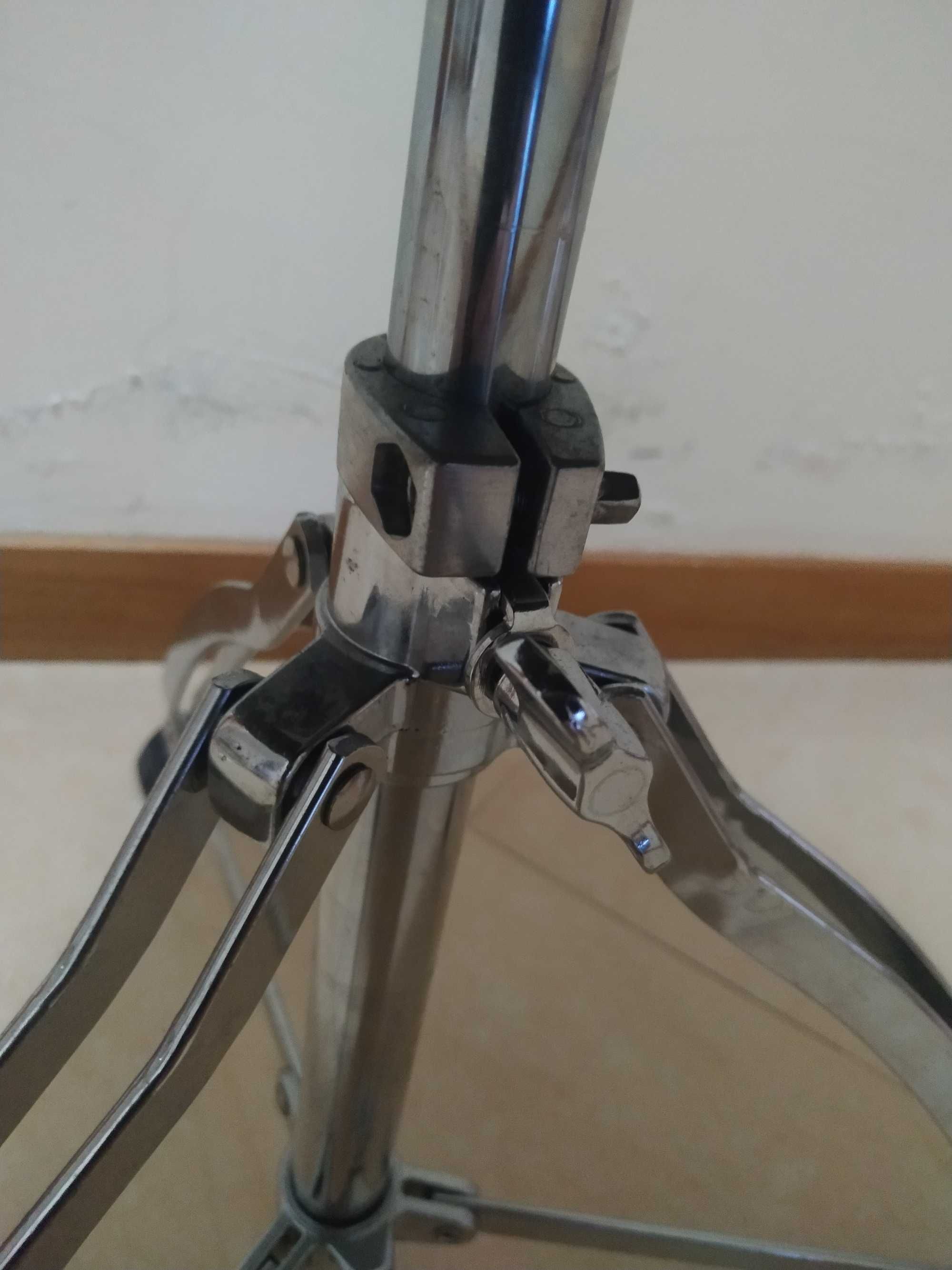 Banco de baterista TAMA HT130 em excelente estado c/ fatura