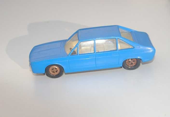 Stara zabawka samochód Tatra 613 antyk zabytek