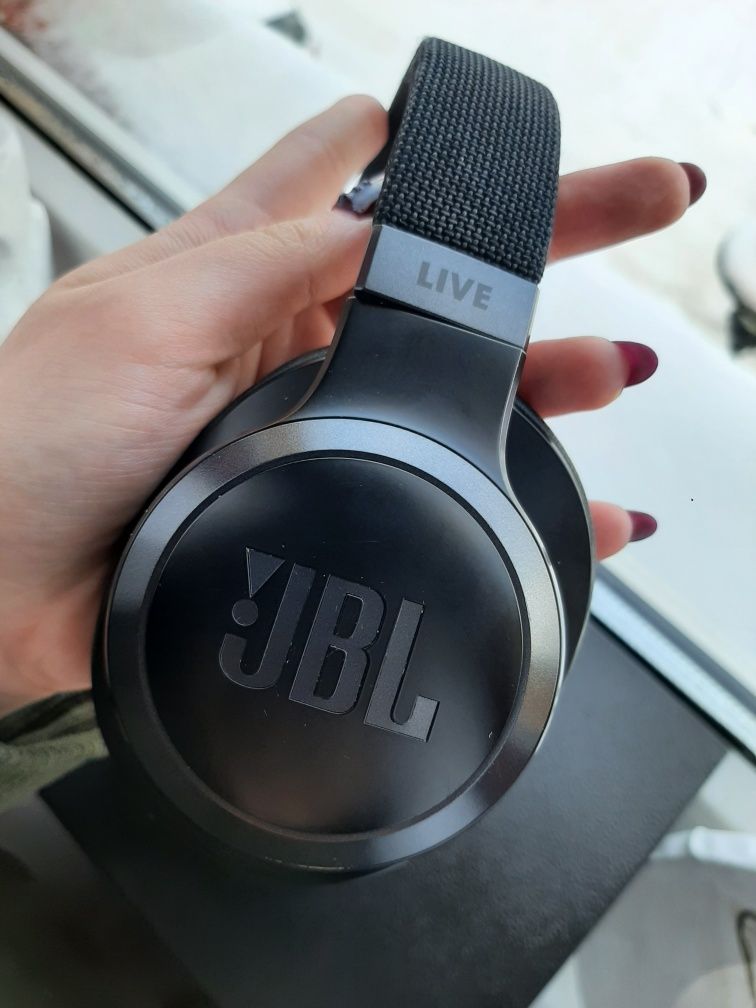 słuchawki bezprzewodowe nausze JBL Live 660NC czarne