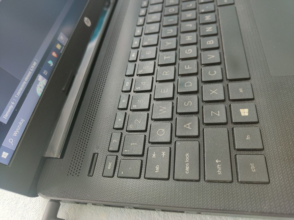 Laptop HP 15,6" FullHD i5 8 generacji NVIDIA Super Stan  2x Dysk 12 GB