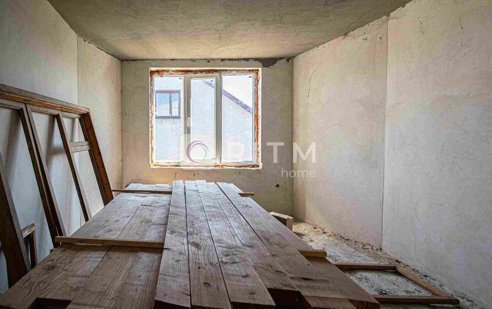 Будинок 200 м2  за вул. Топольна (м. Бережани)