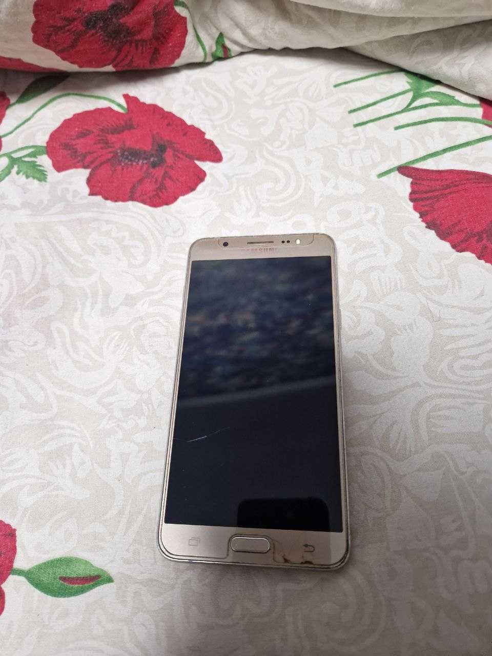 Смартфон Samsung j7 2016