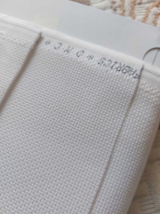 Quadrilé branco 6 pontos por cm.