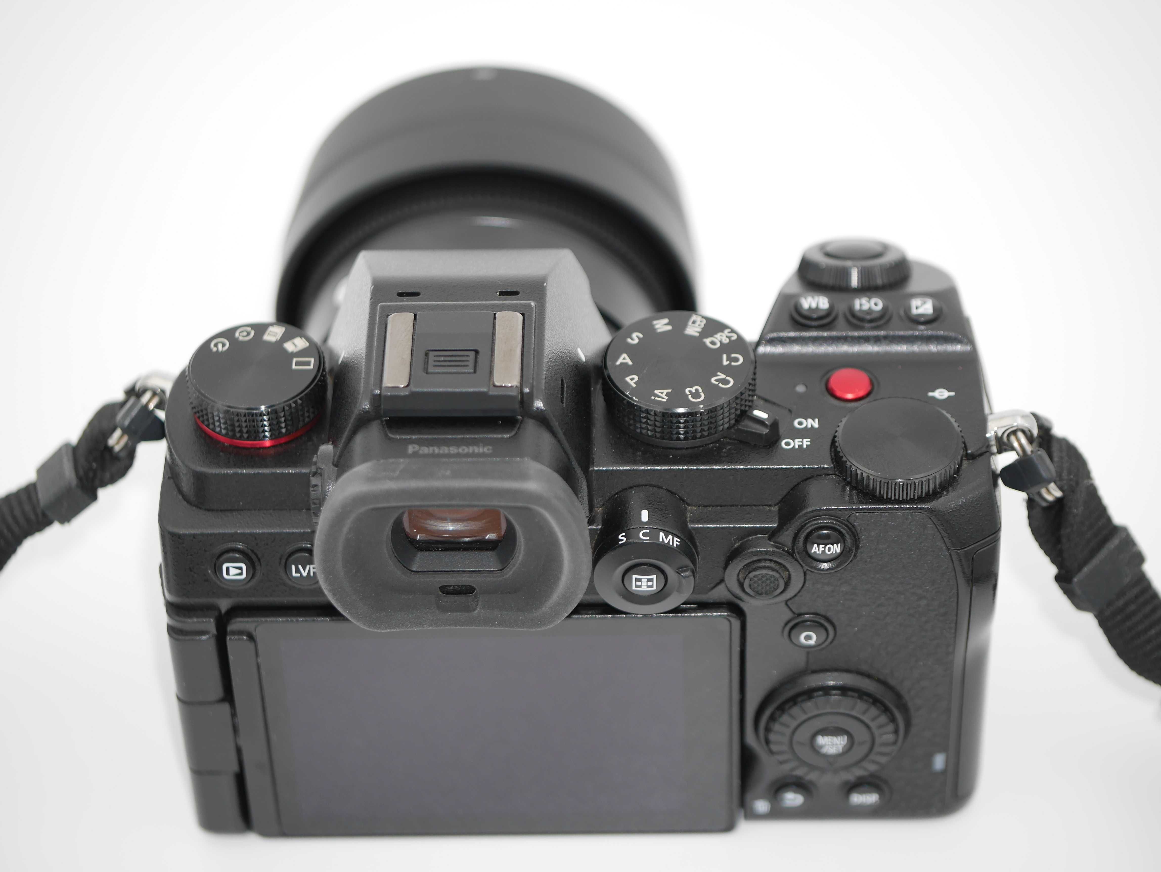 Panasonic Lumix DC-S5 kit Panasonic 24-105, байонет  Leica L