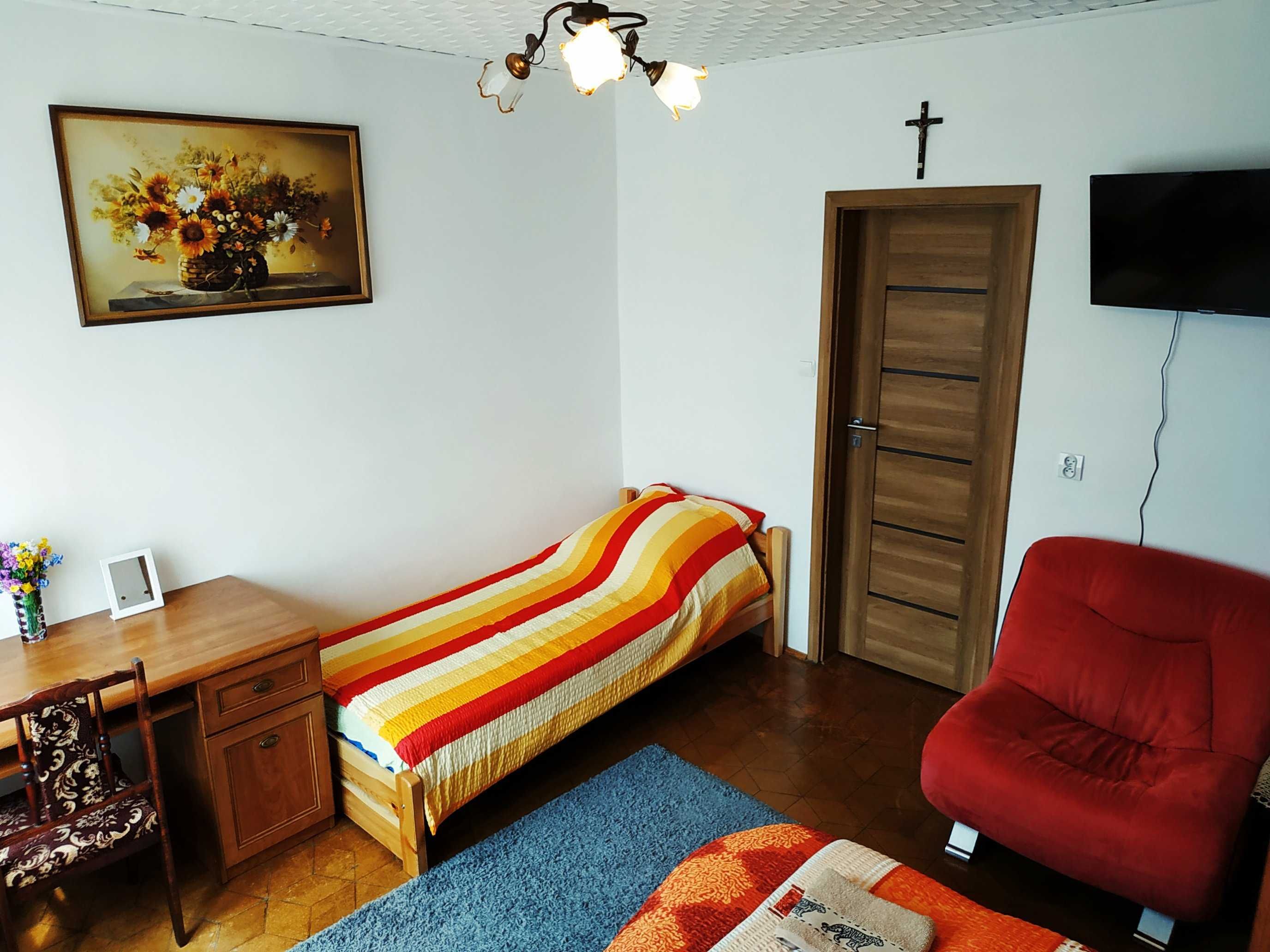 Noclegi, pokoje gościnne, ośrodek wczasowy POKOJE U RÓŻY Roztocze