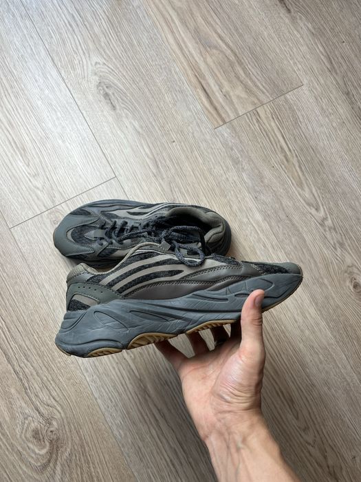 Yeezy Boost 700 v2 ‘Geode’ Buty Sneakers Rap Streetwear