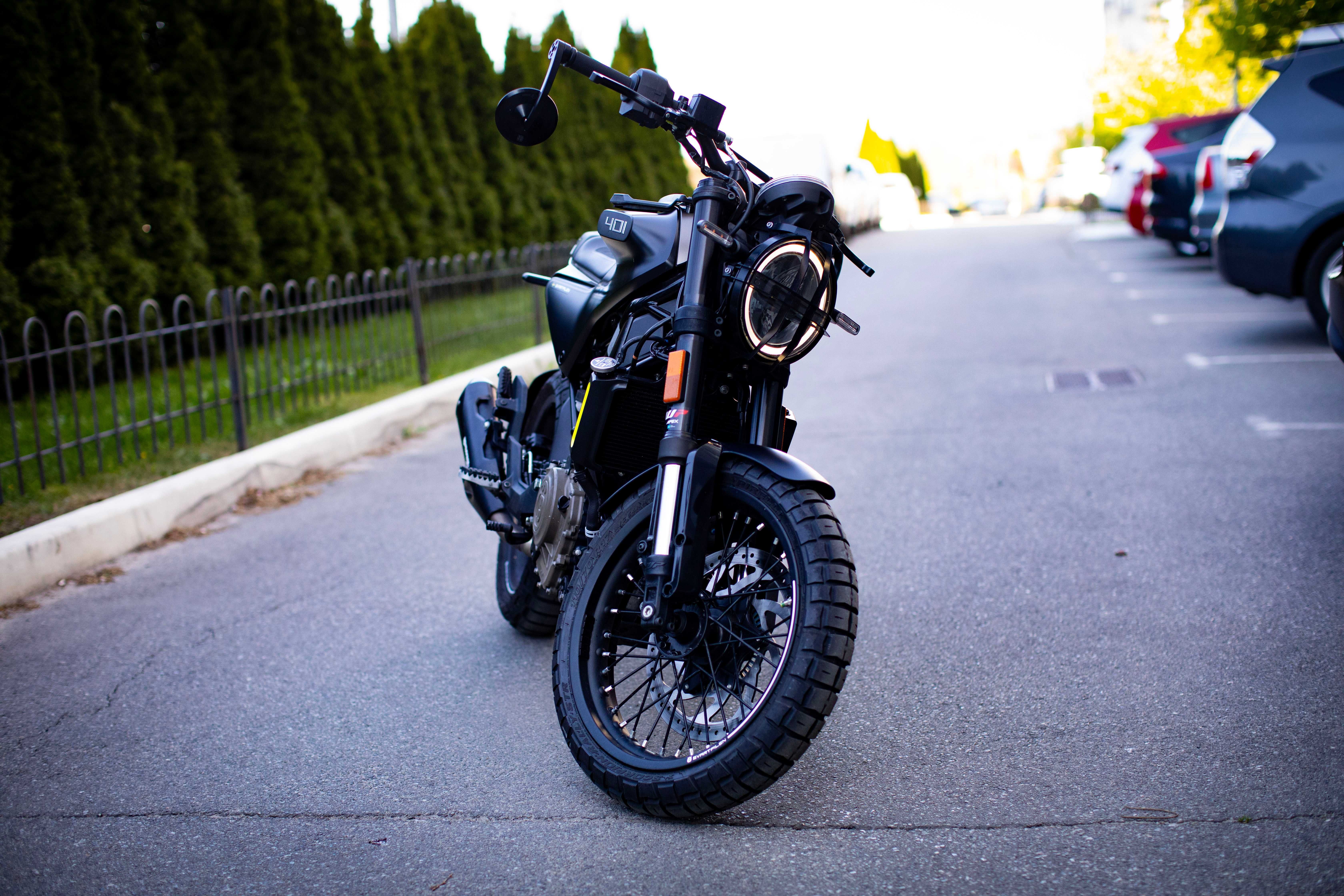 Husqvarna Svartpilen 401 2023 года. Веселый