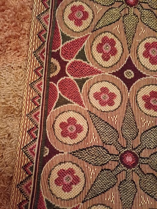 Narzuty kilka różnych jedwab na łóżko ,kapy PRL VINTAGE piękna dekorac
