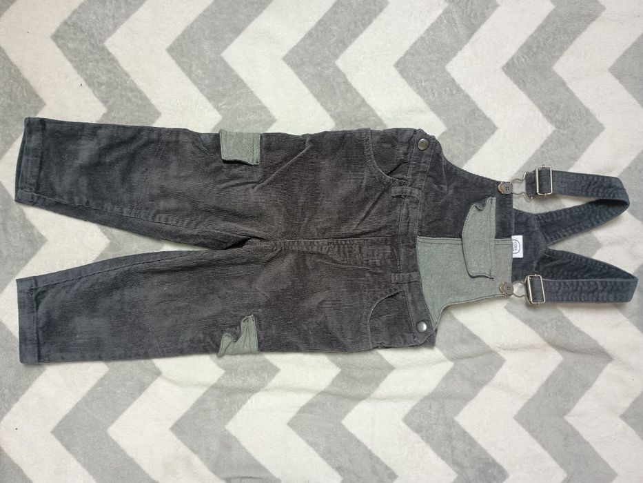 Spodnie ogrodniczki chłopięce r. 98 sztruksowe grafitowe Cool Club