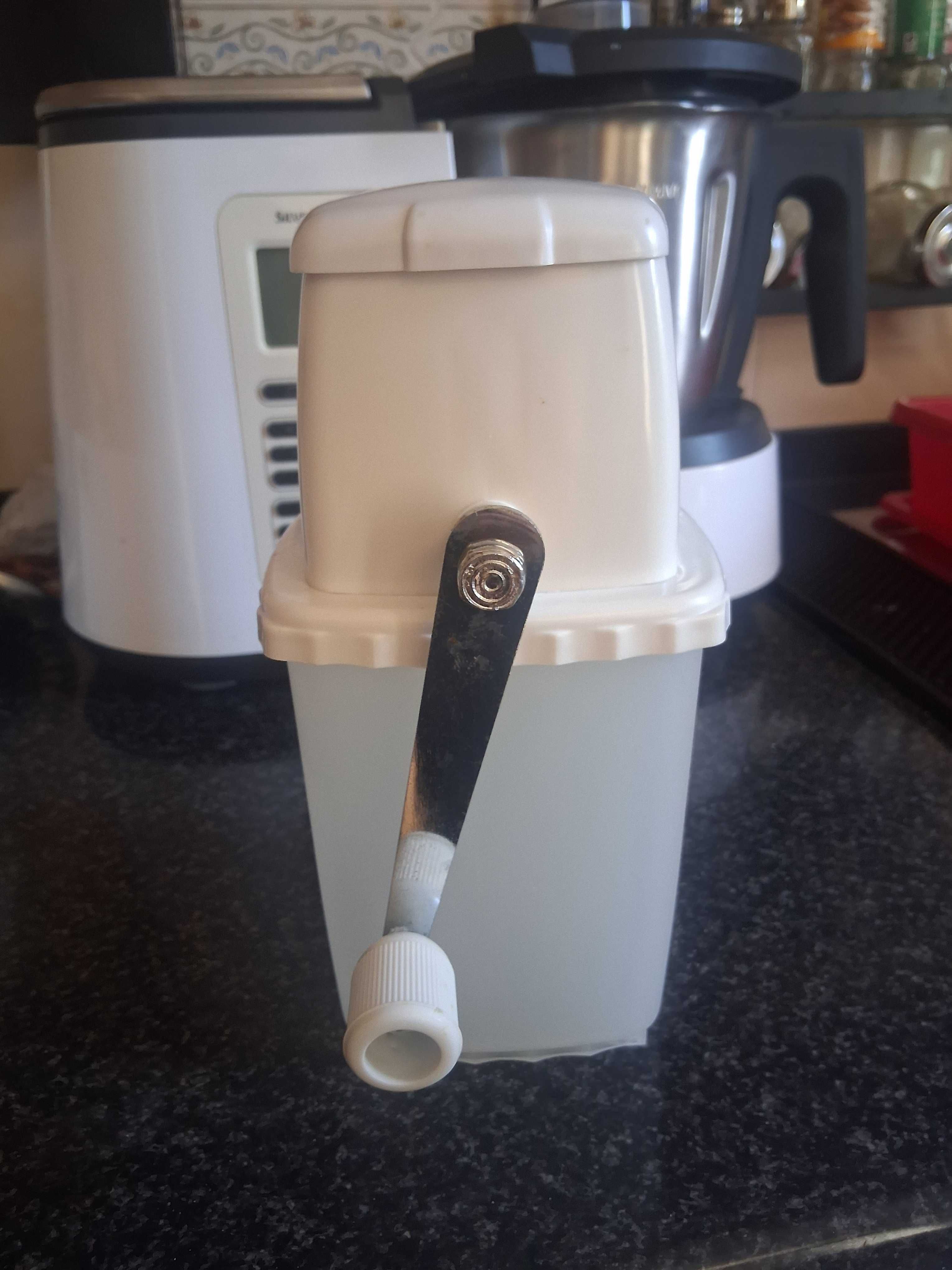Triturador manual, novo