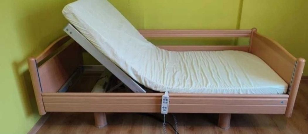 Łóżko z wysięgnikiem