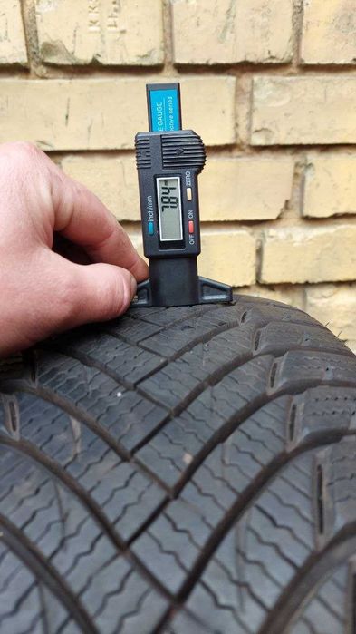 Шини б/у 225 60 R16 Minerva Frost Trac HP