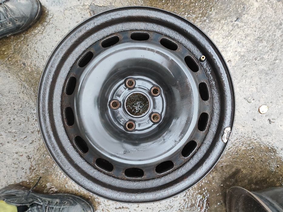 Продам комплект желізних дискив R16 5.112.