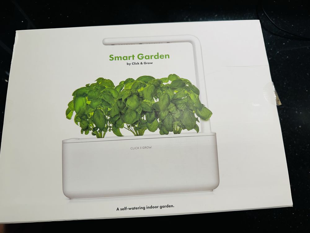 Inteligentna doniczka Smart Garden 3 Click&Grow biała